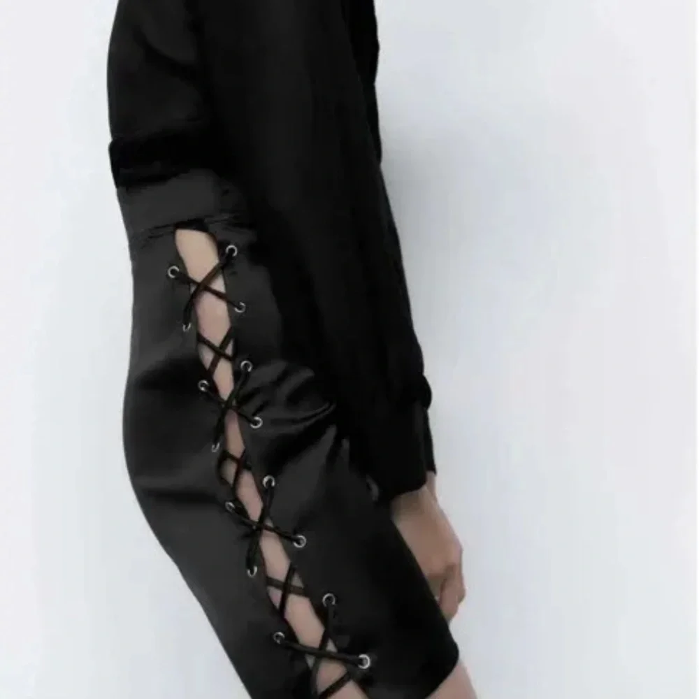 Black satin lace up mini skirt - Picture 3 of 10
